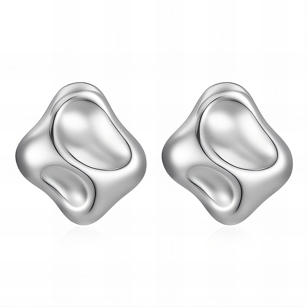 Orecchini “Silver Flow” – Maison C | Acciaio scultoreo lucido