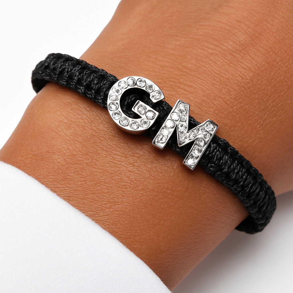 ✨ Bracciale Personalizzabile con Lettera e Charm – Maison C