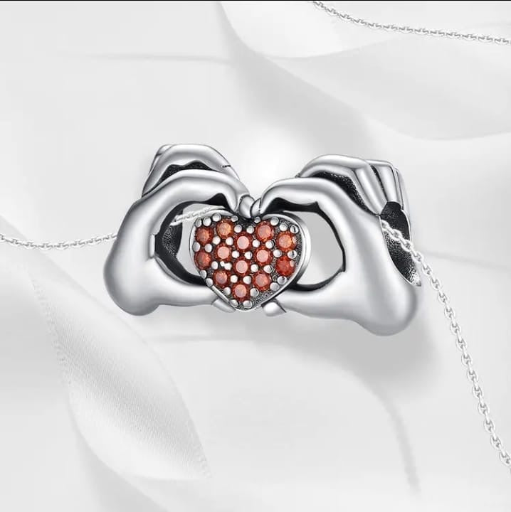 ✨ Bracciale Personalizzabile con Lettera e Charm – Maison C